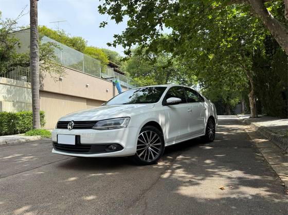 VOLKSWAGEN JETTA 2.0 TSI HIGHLINE 200CV GASOLINA 4P TIPTRONIC VOLKSWAGEN JETTA 2.0 TSI HIGHLINE 200CV GASOLINA 4P TIPTRONIC
